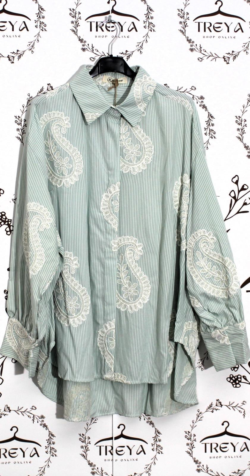 Camicia con ricamo