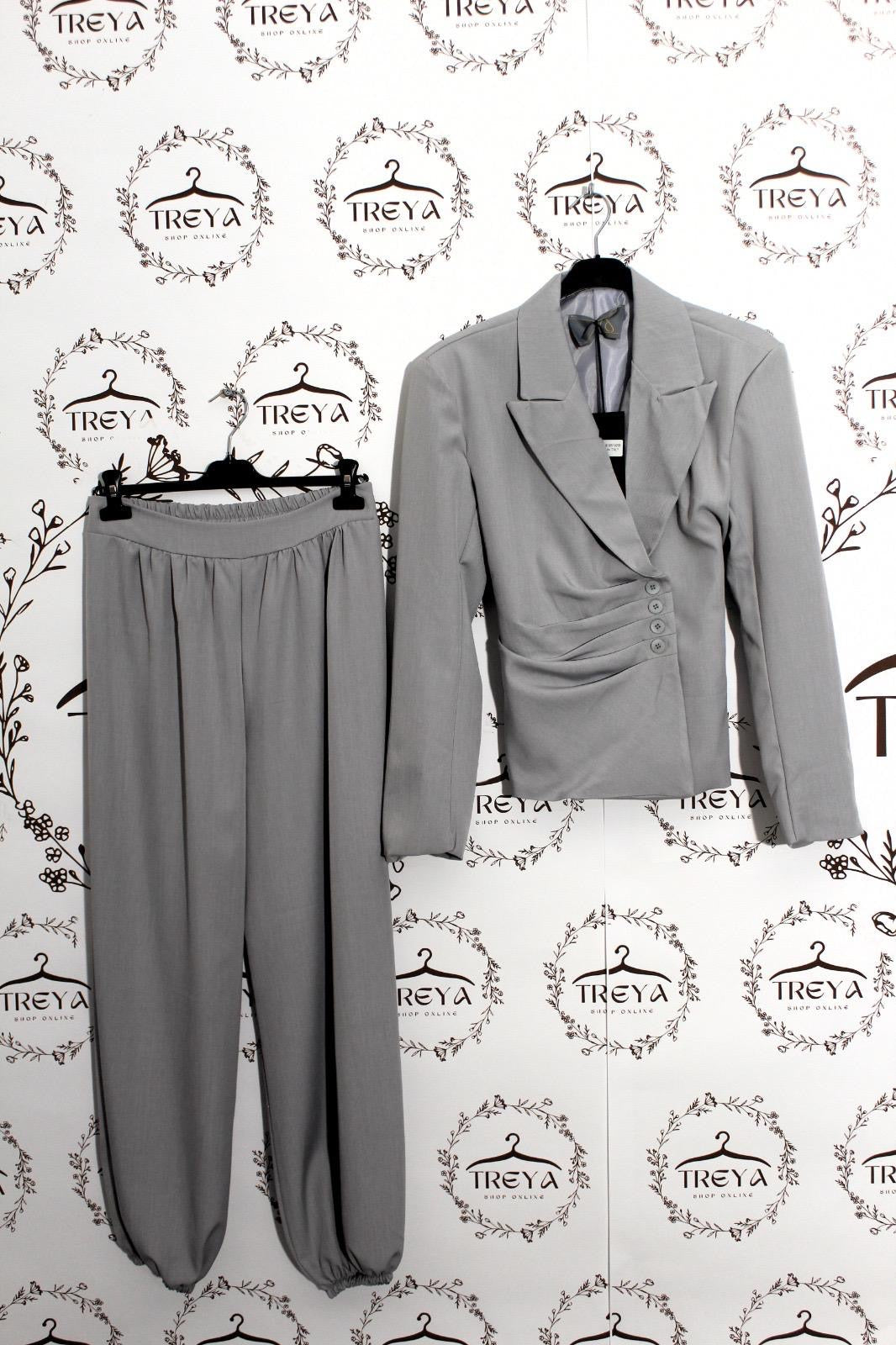 Completo elegante Treya — Giacca drappeggiata e pantalone morbido