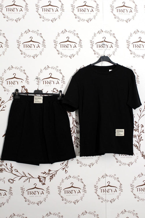 Completo casual — T-shirt e shorts