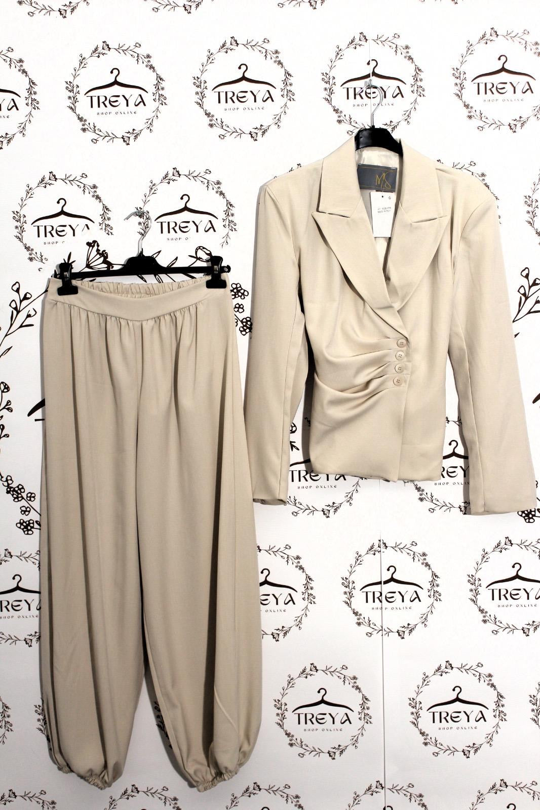 Completo elegante Treya — Giacca drappeggiata e pantalone morbido